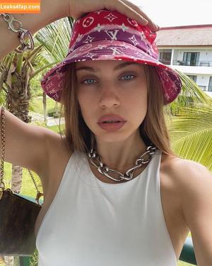 Xenia Tchoumitcheva photo #0122