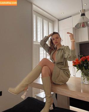 Xenia Tchoumitcheva photo #0135