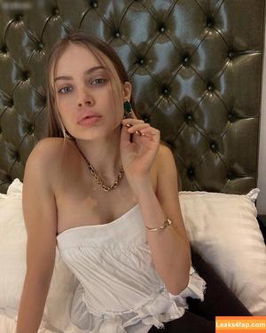 Xenia Tchoumitcheva photo #0144