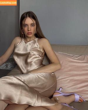 Xenia Tchoumitcheva photo #0148