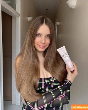 Xenia Tchoumitcheva photo #0149