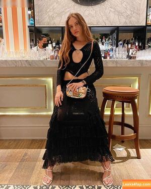 Xenia Tchoumitcheva photo #0198
