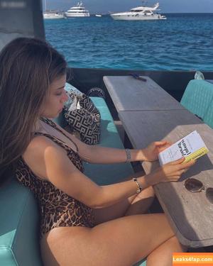 Xenia Tchoumitcheva photo #0219