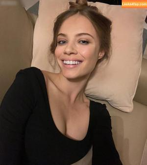 Xenia Tchoumitcheva photo #0252