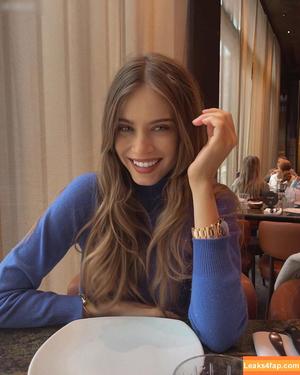 Xenia Tchoumitcheva photo #0262