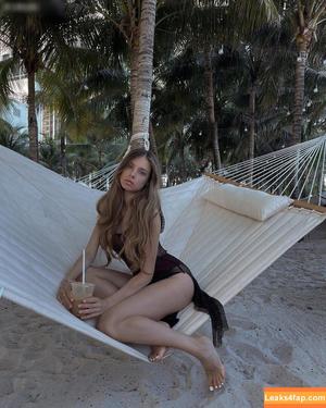 Xenia Tchoumitcheva photo #0337