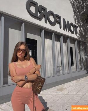 Xenia Tchoumitcheva photo #0343