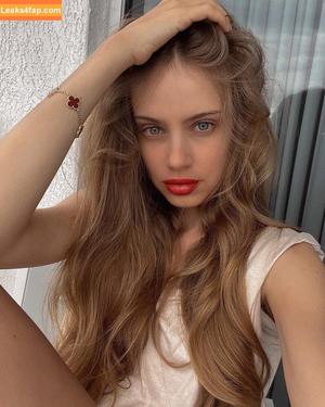 Xenia Tchoumitcheva photo #0354
