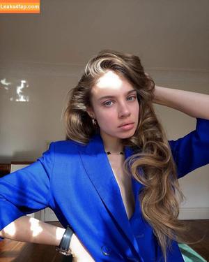 Xenia Tchoumitcheva photo #0362