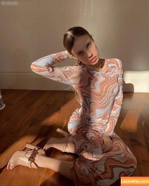 Xenia Tchoumitcheva photo #0363