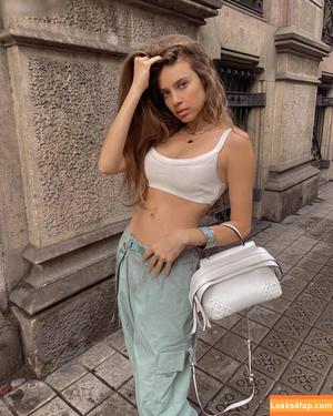 Xenia Tchoumitcheva photo #0379