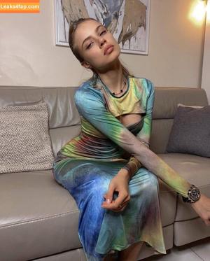 Xenia Tchoumitcheva photo #0400