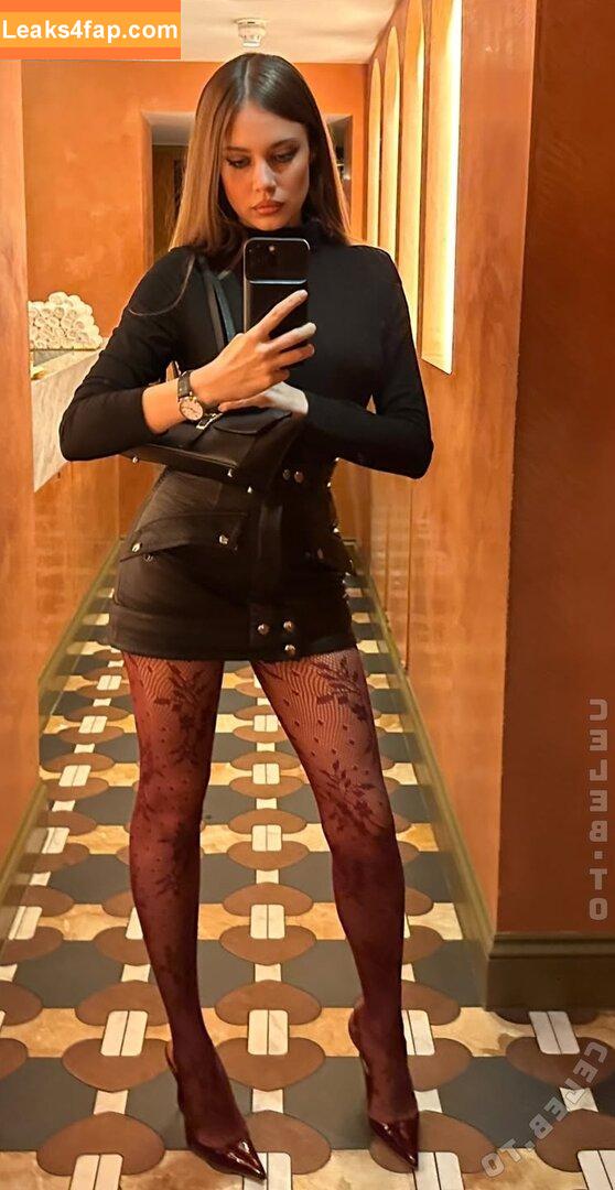 Xenia Tchoumitcheva / https: / xenia / xeniatchoumi / xeniatchoumitcheva слитое фото фото #1011