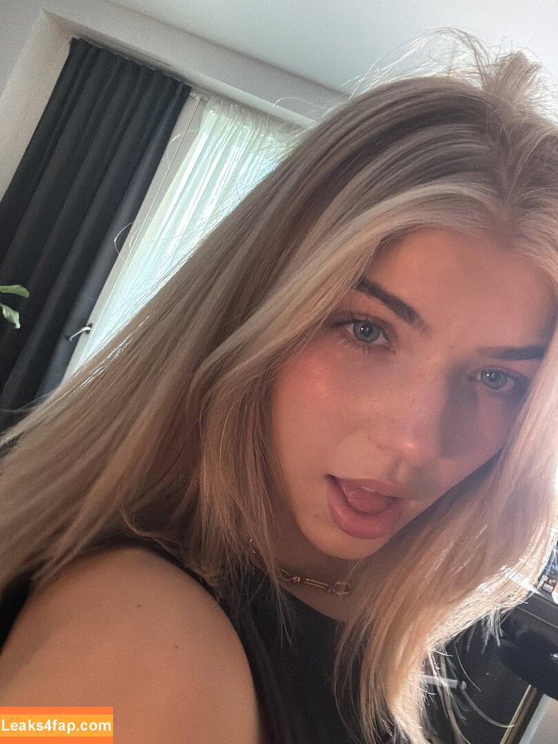 xFibii leaked photo photo #0062