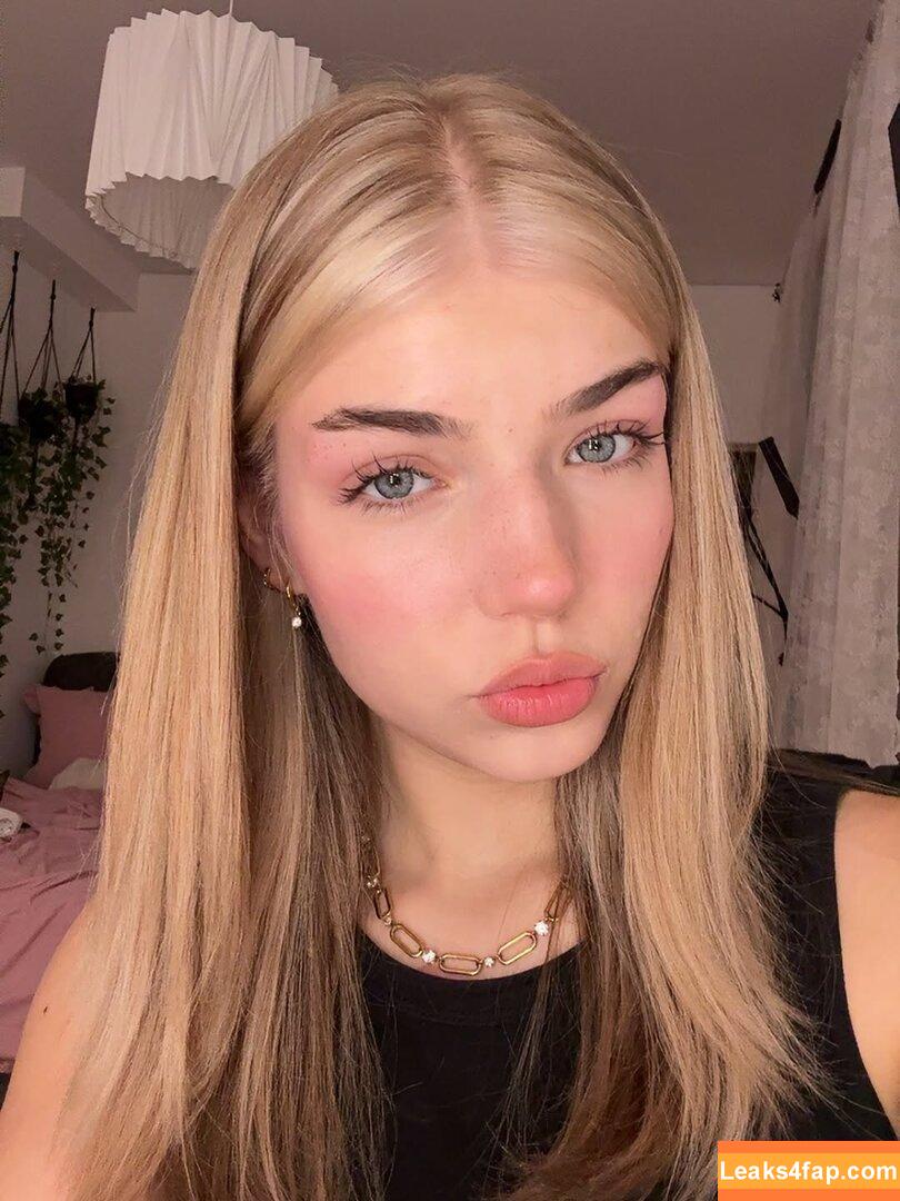 xFibii leaked photo photo #0063