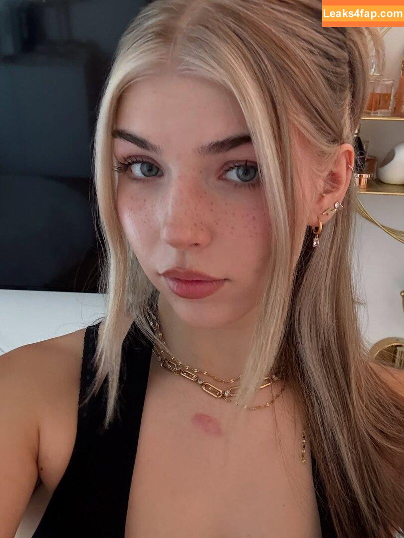 xFibii leaked photo photo #0064