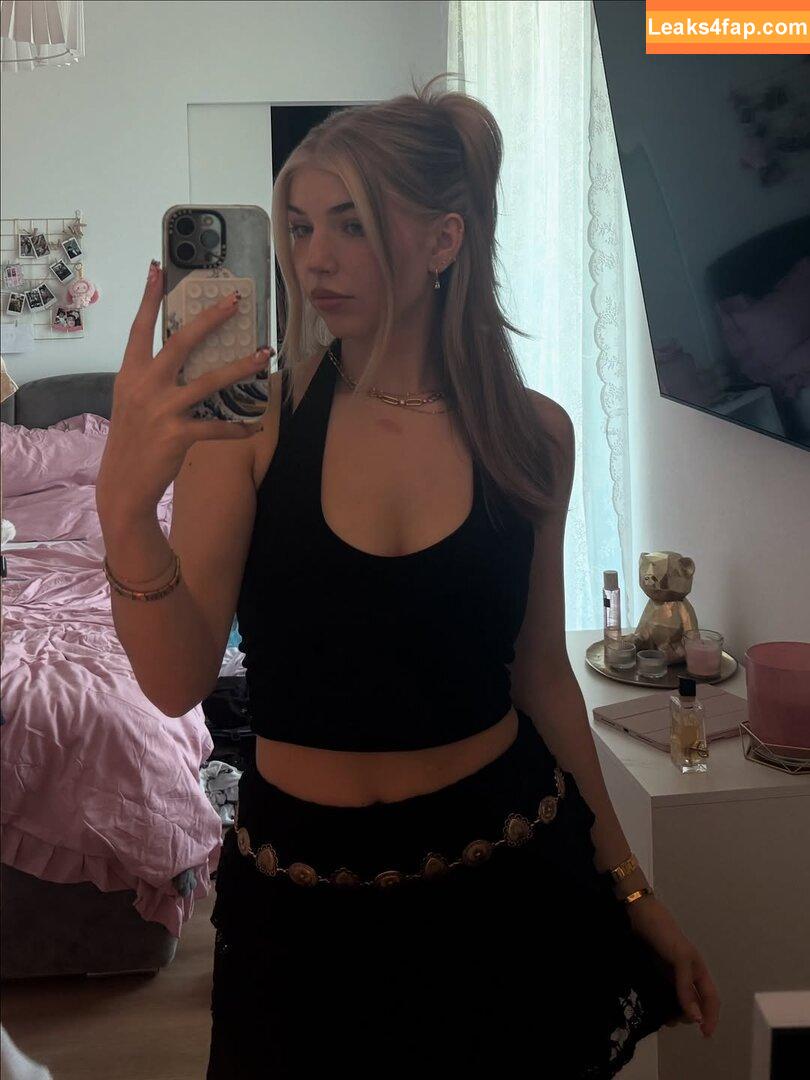 xFibii leaked photo photo #0066