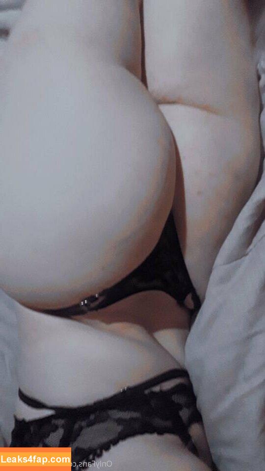 xm00nxxxgoddessx / monicahebner leaked photo photo #0009