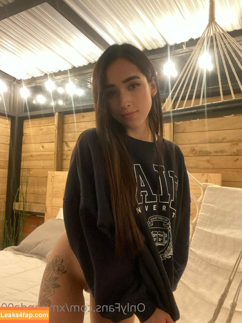 xmiranda99 / miraandaa.99 leaked photo photo #0016
