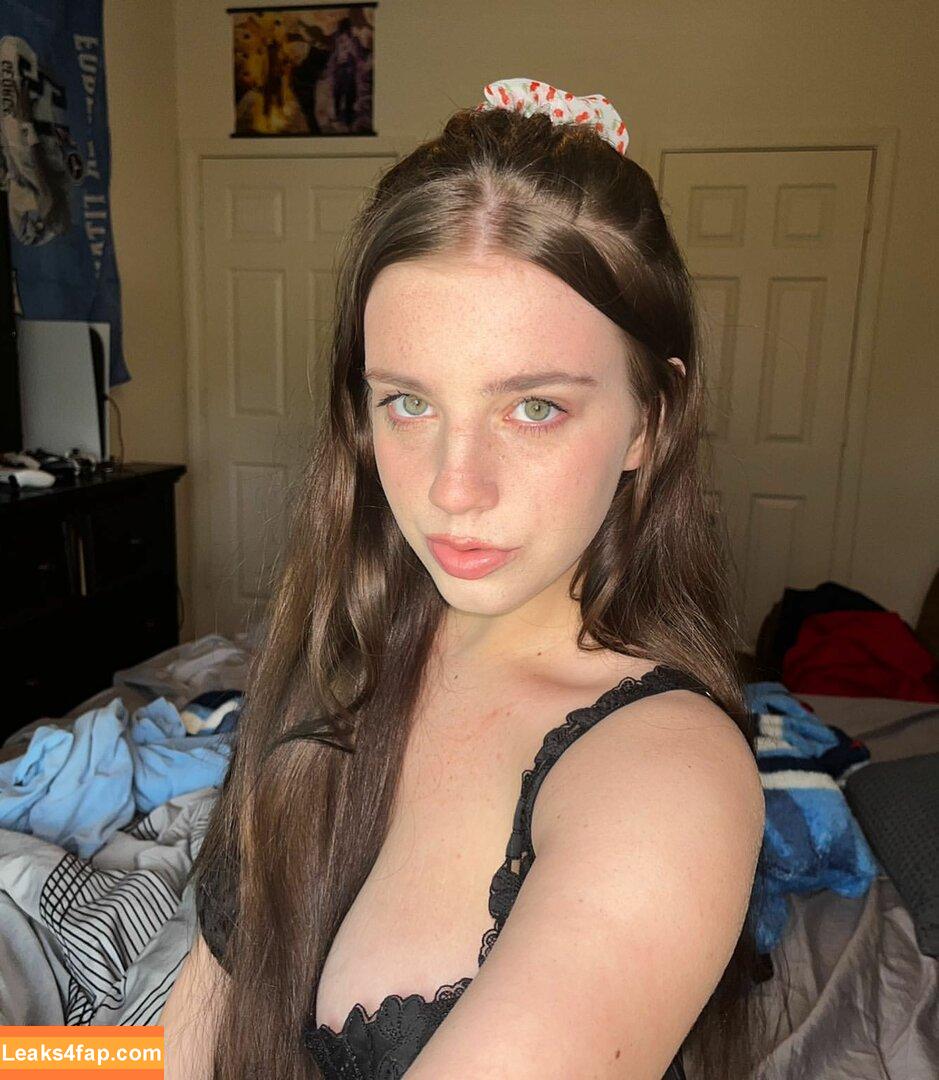 Xohalzy444 / Halz444 / Halzx / halzy4444 / schizoscorpioo leaked photo photo #0064