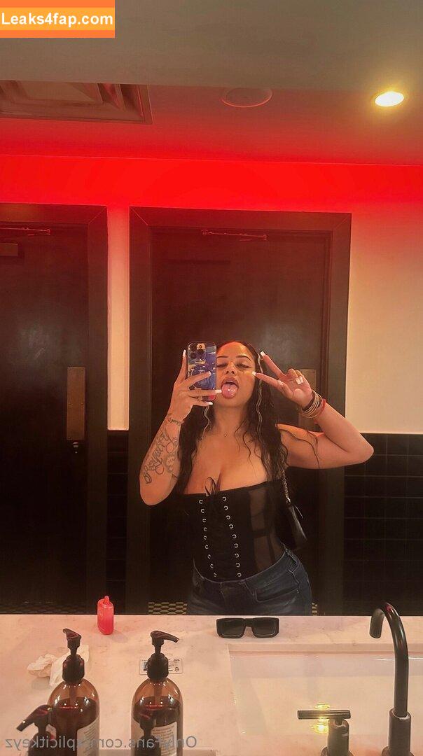 xplicitkeyz /  leaked photo photo #0007