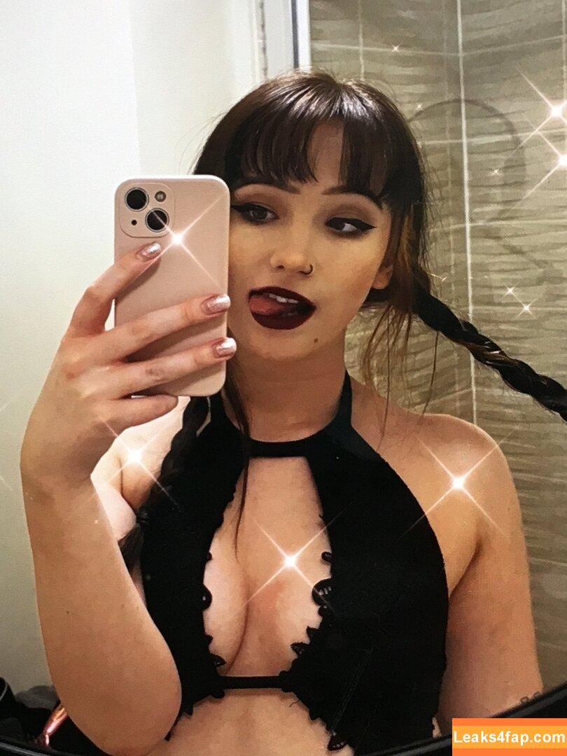 xroox / churkoux / rubyw_xox leaked photo photo #0025
