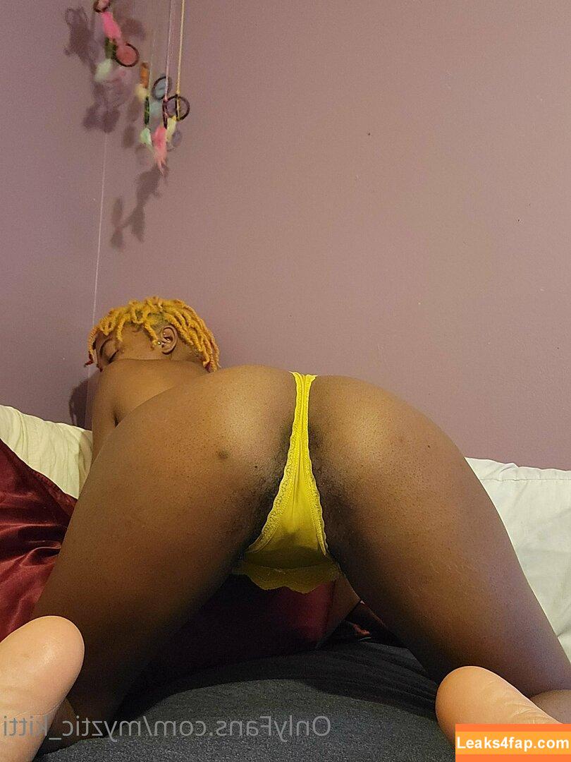 xsexy_sadiex /  leaked photo photo #0021