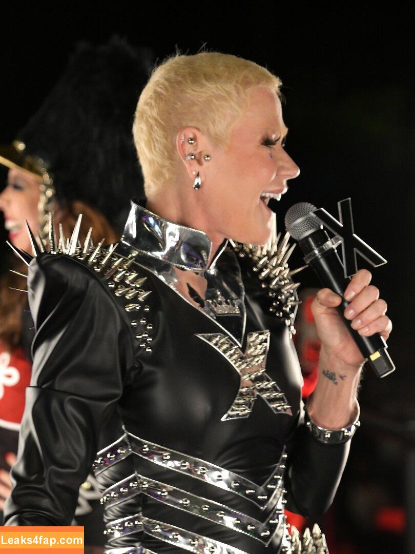 Xuxa Meneghel / xuxameneghel leaked photo photo #0077