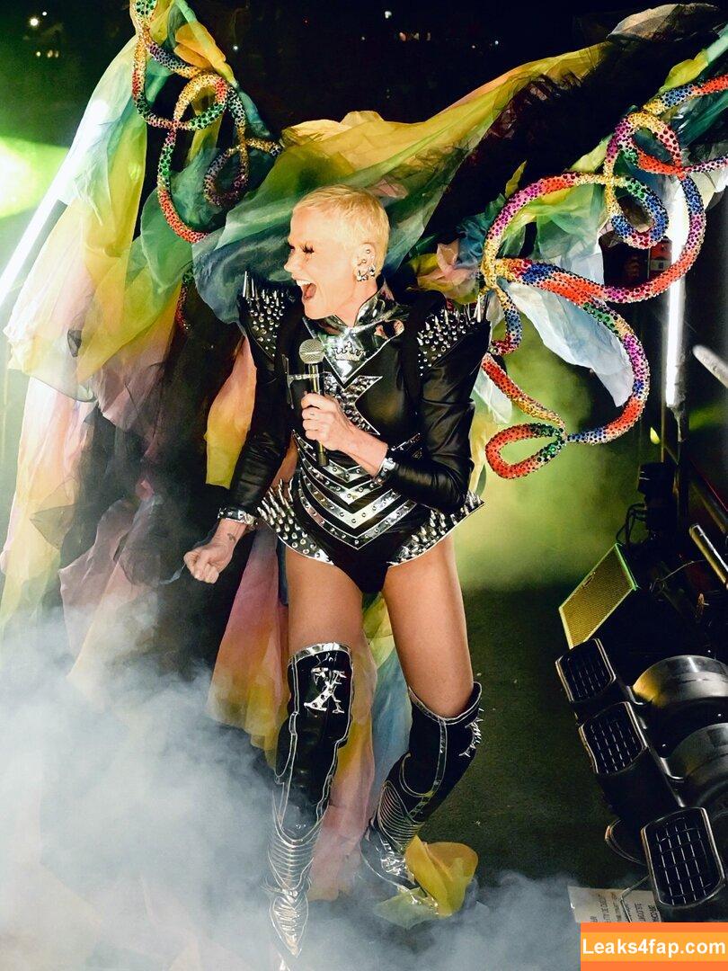 Xuxa Meneghel / xuxameneghel leaked photo photo #0081