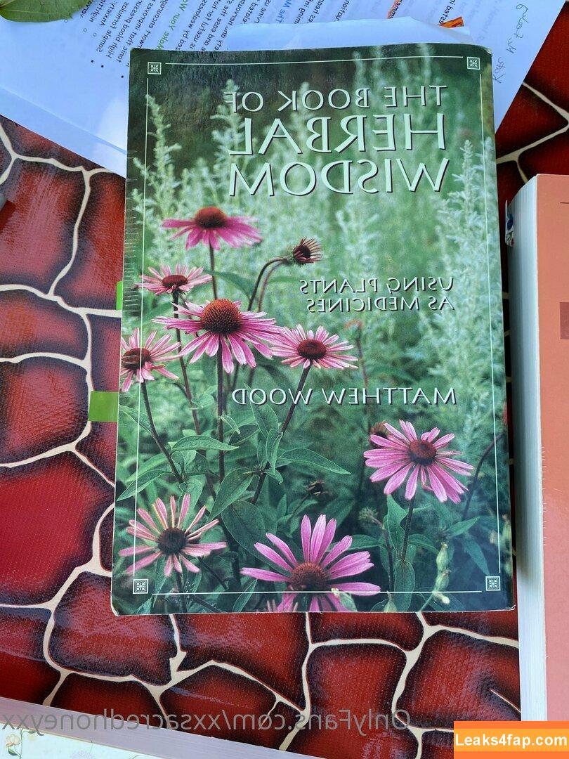 xxsacredhoneyxx / xxshadcatxx leaked photo photo #0034