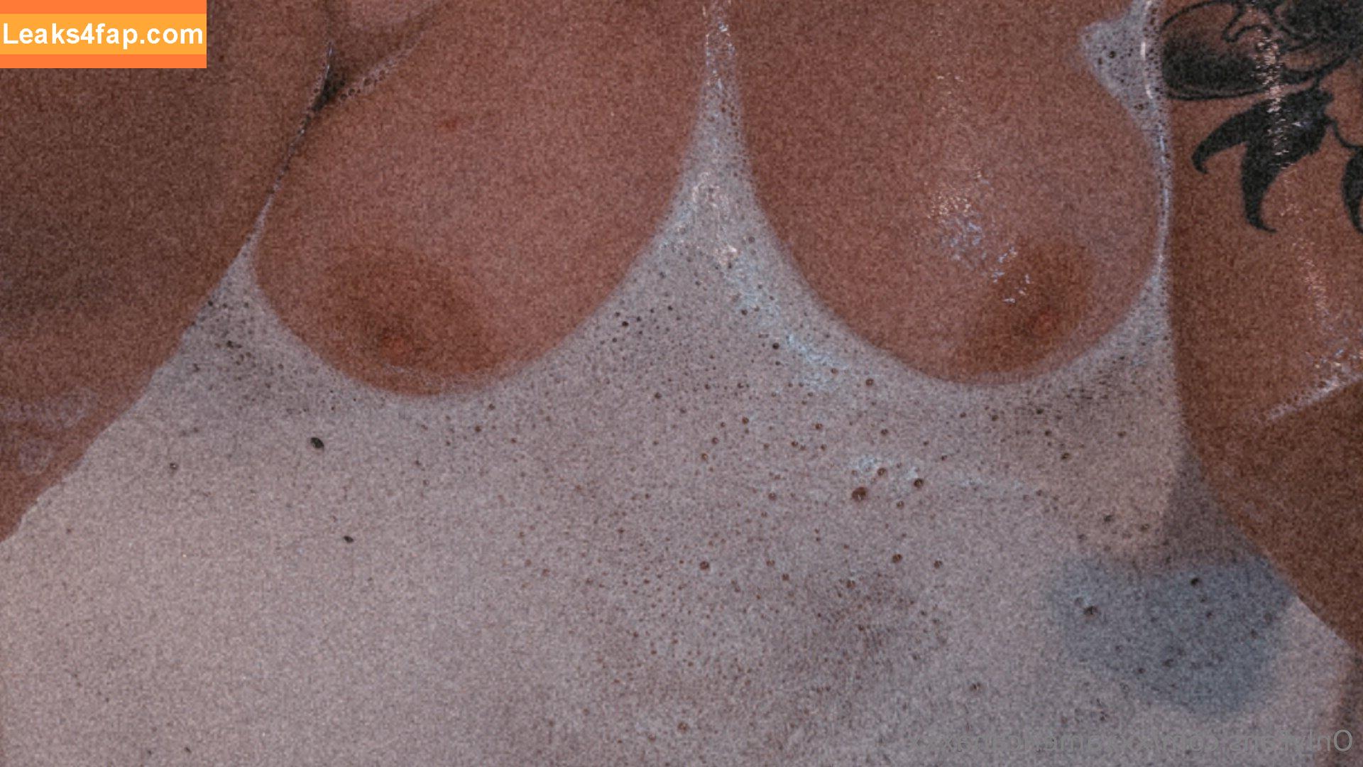 xxxamericanaxxx /  leaked photo photo #0020