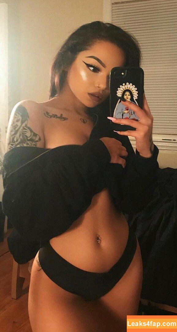 xxxhellbaby /  leaked photo photo #0033