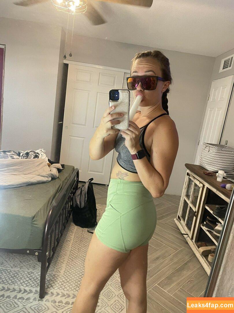 XXXKhloeKarter leaked photo photo #0027