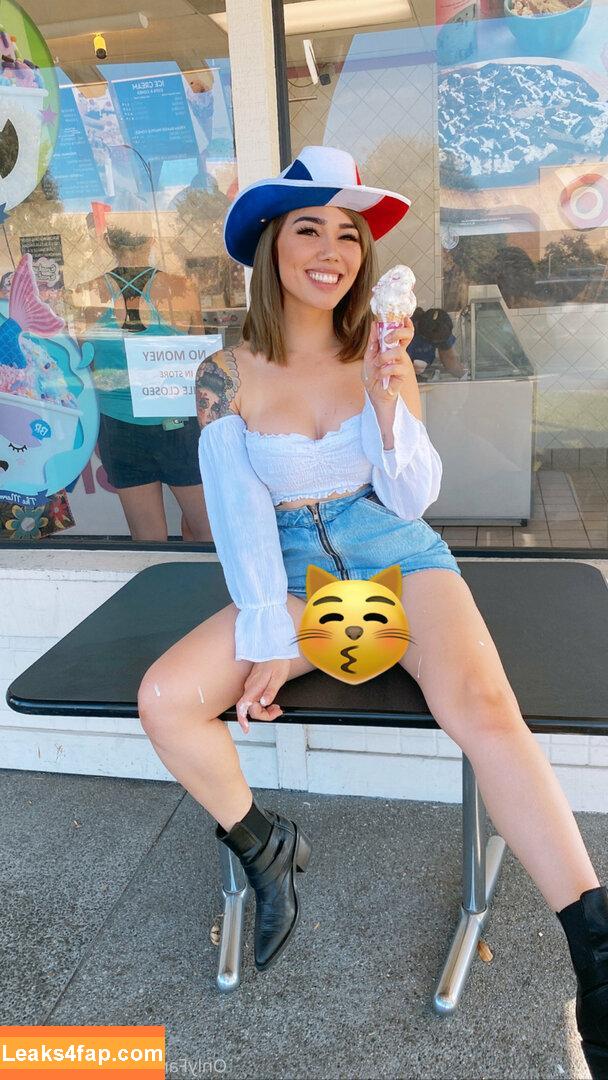 xxxlovegina /  leaked photo photo #0004