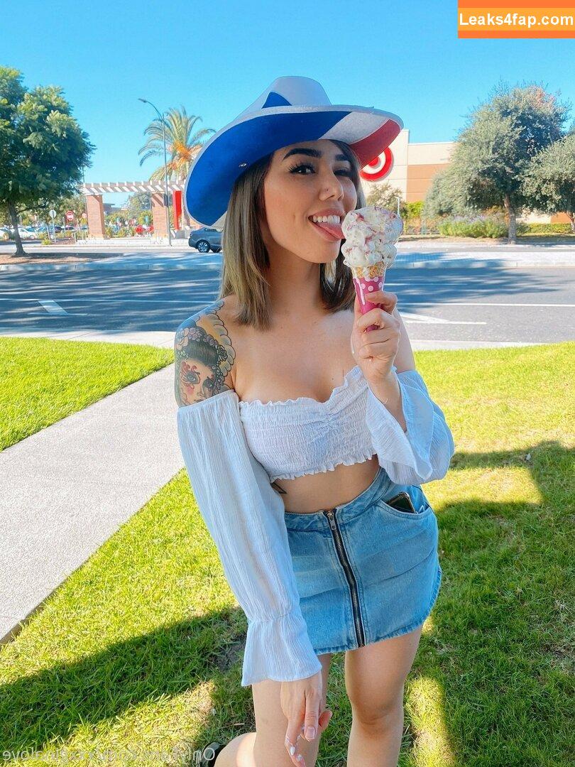 xxxlovegina /  leaked photo photo #0012