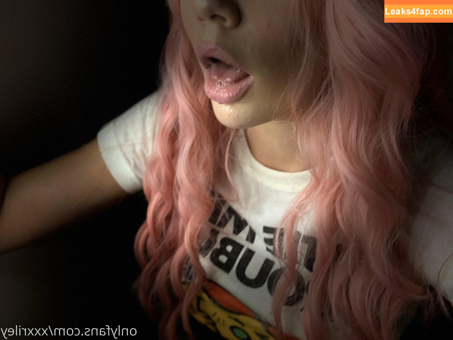 xxxriley / riri_girl826 leaked photo photo #0016