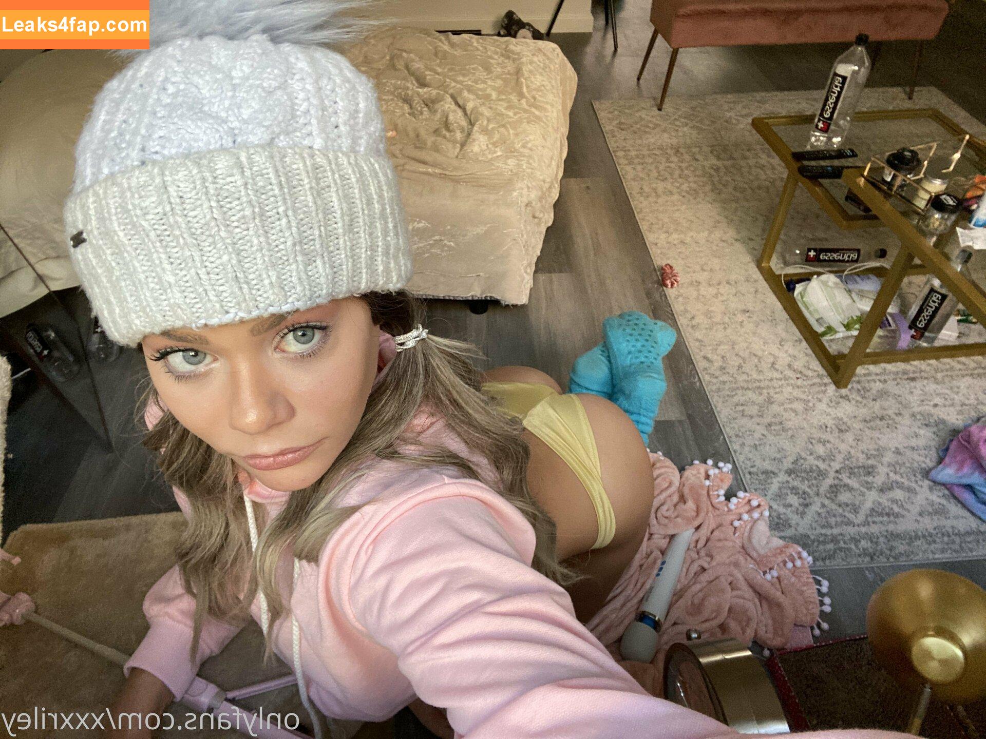 xxxriley / riri_girl826 leaked photo photo #0027