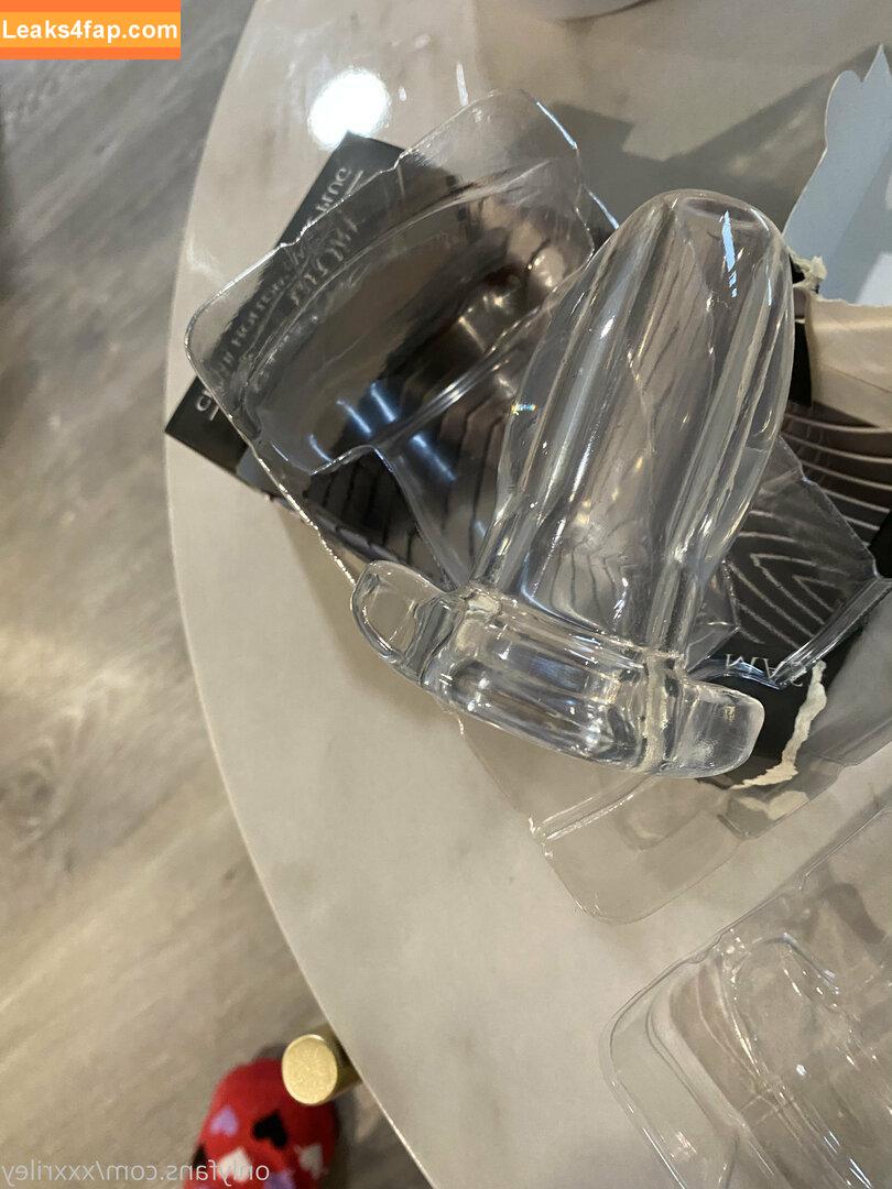 xxxriley / riri_girl826 leaked photo photo #0032