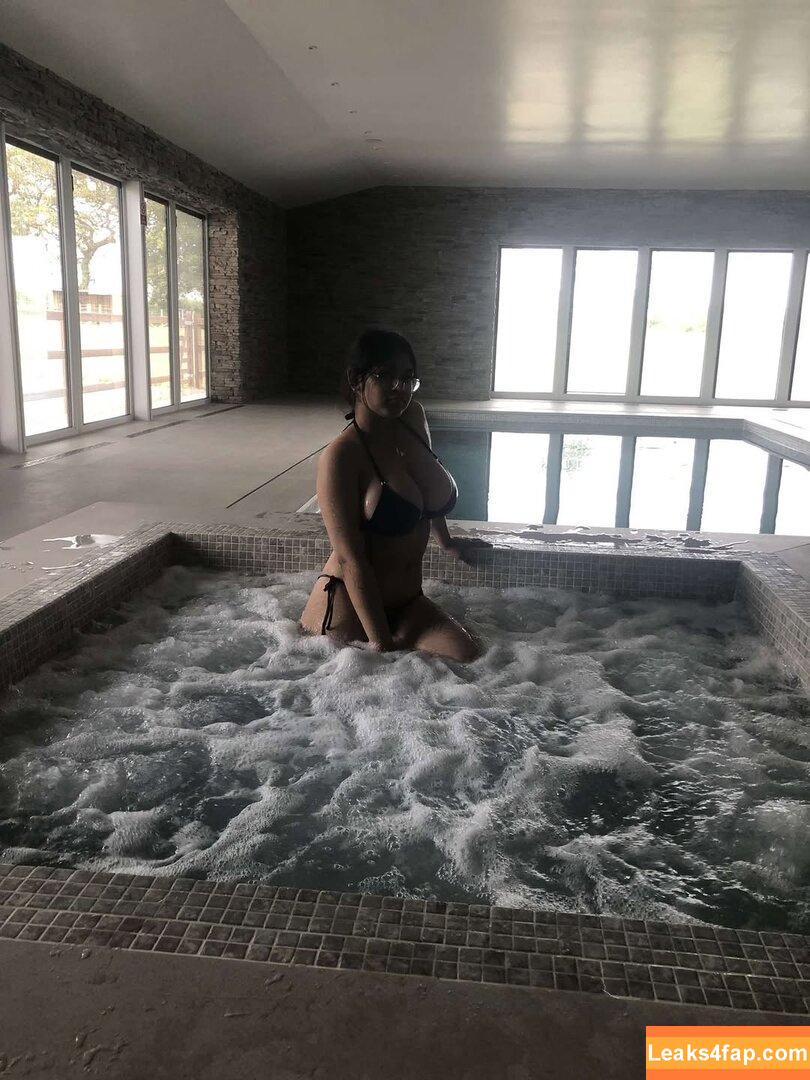 xyz_riin / https.rin_ leaked photo photo #0010