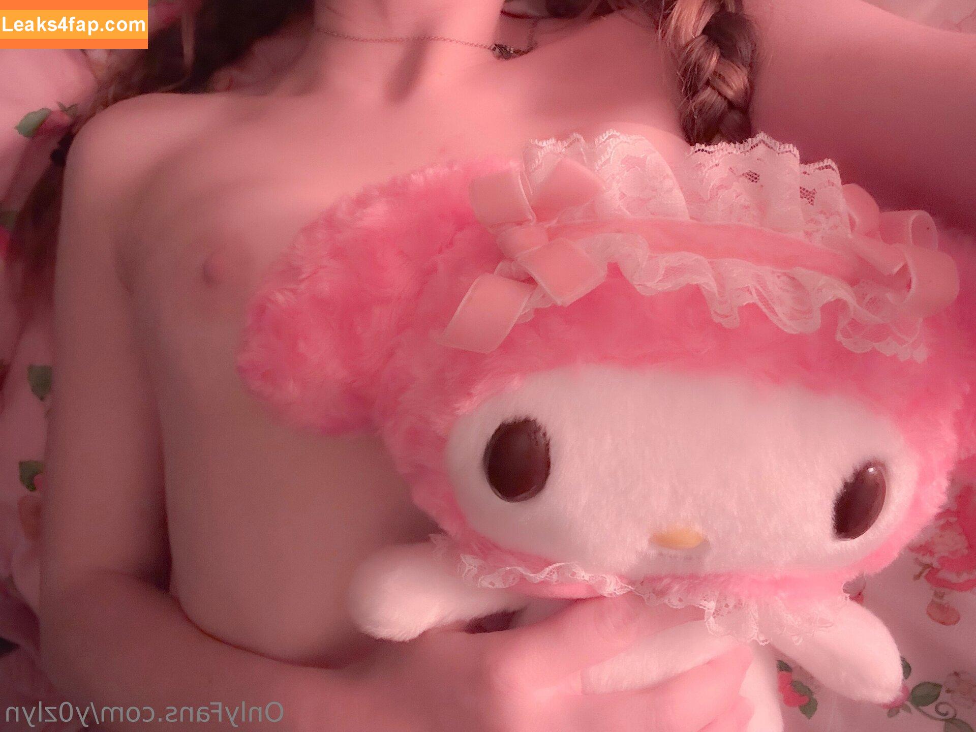 y0zlyn / deceasedgrandma leaked photo photo #0028