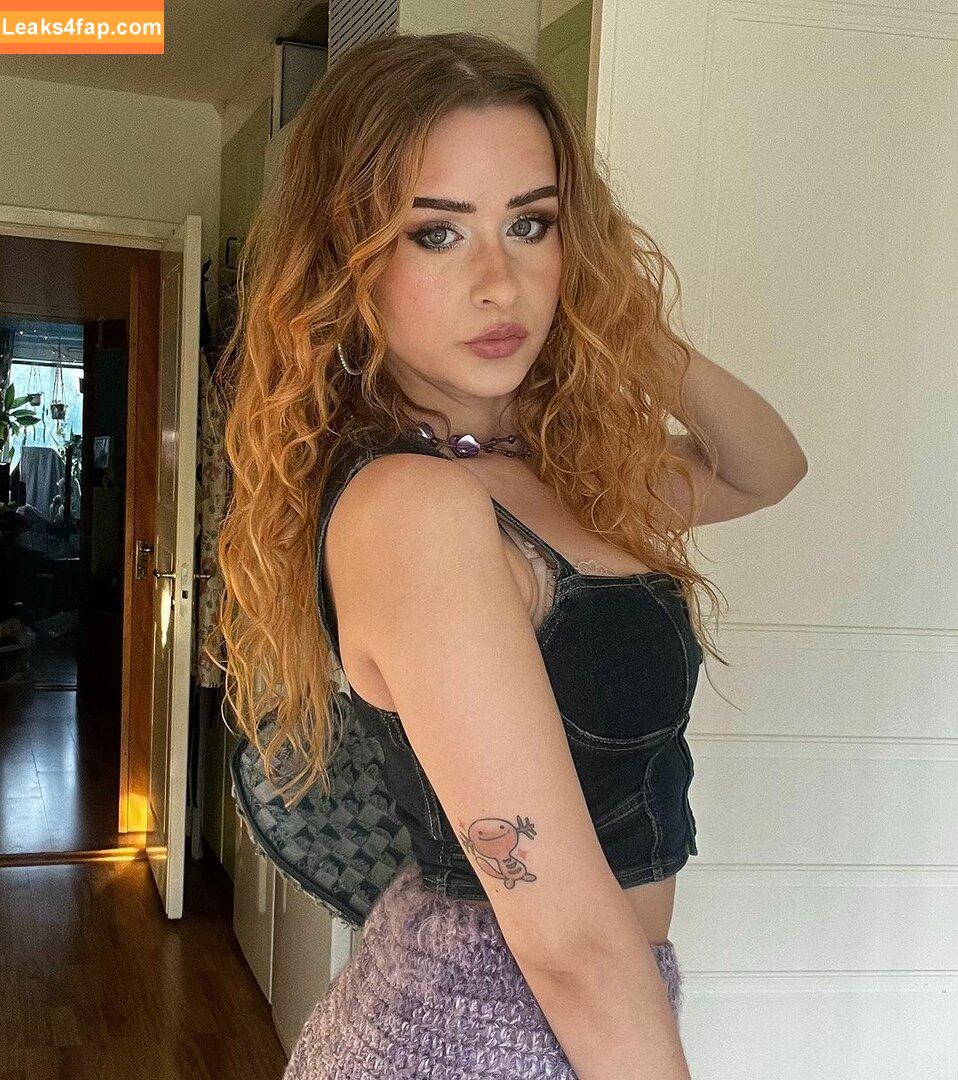 yaboielina / elina leaked photo photo #0235