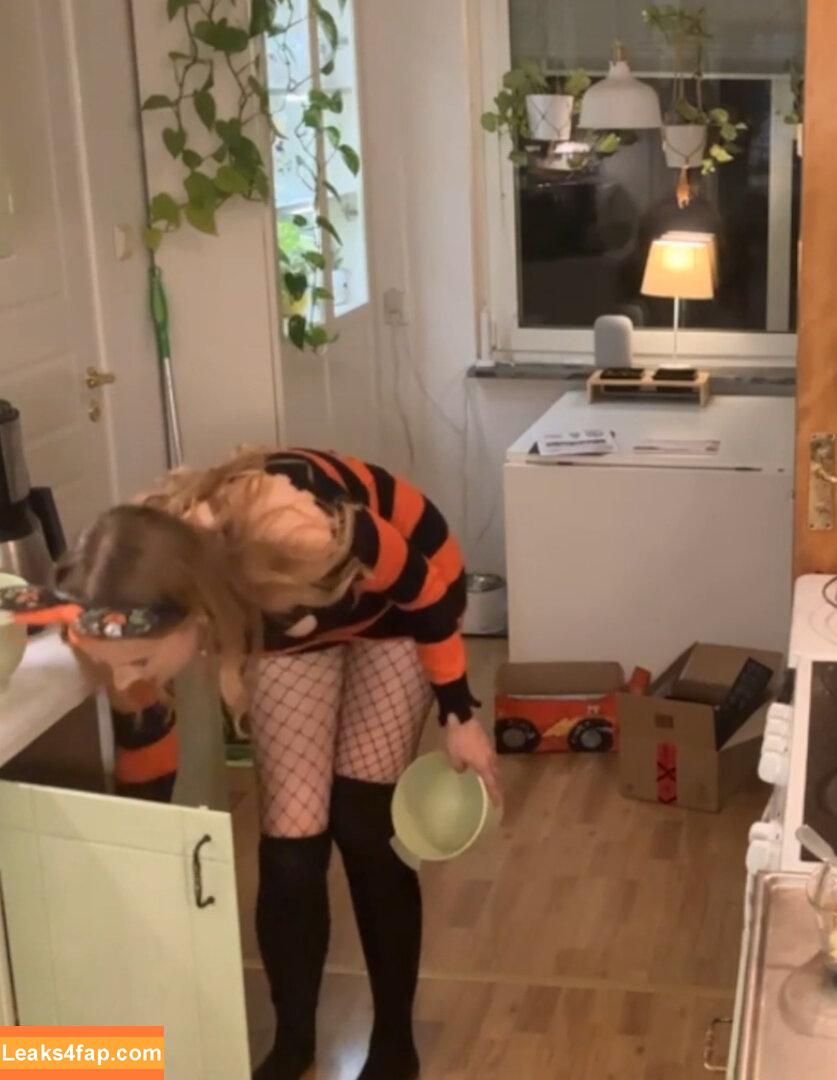 yaboielina / elina leaked photo photo #0385