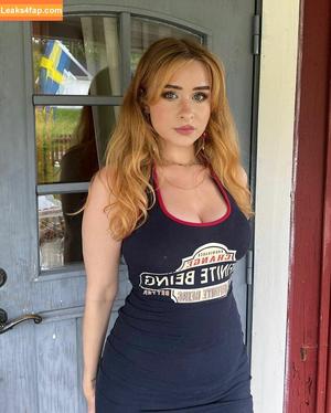 yaboielina photo #0340