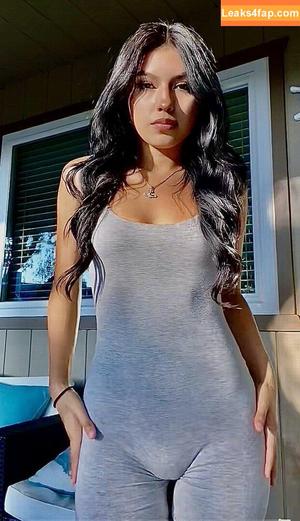 Yael Bernal photo #0101