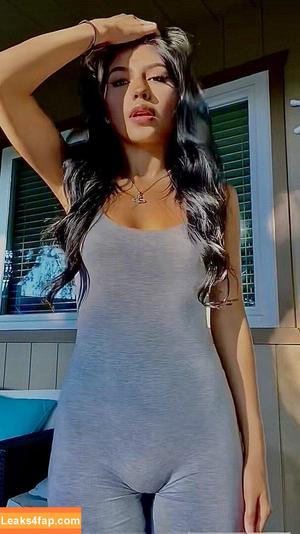 Yael Bernal photo #0106