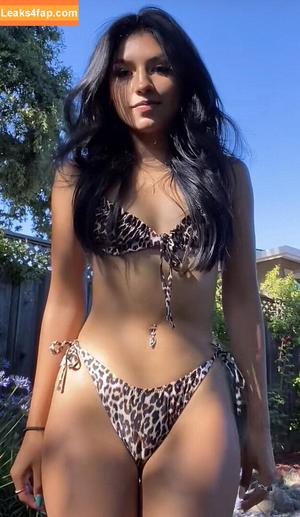 Yael Bernal photo #0109