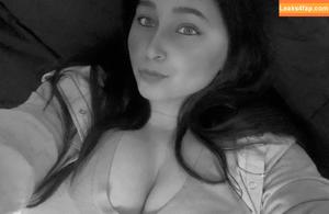 Yagirlsarina24 photo #0005
