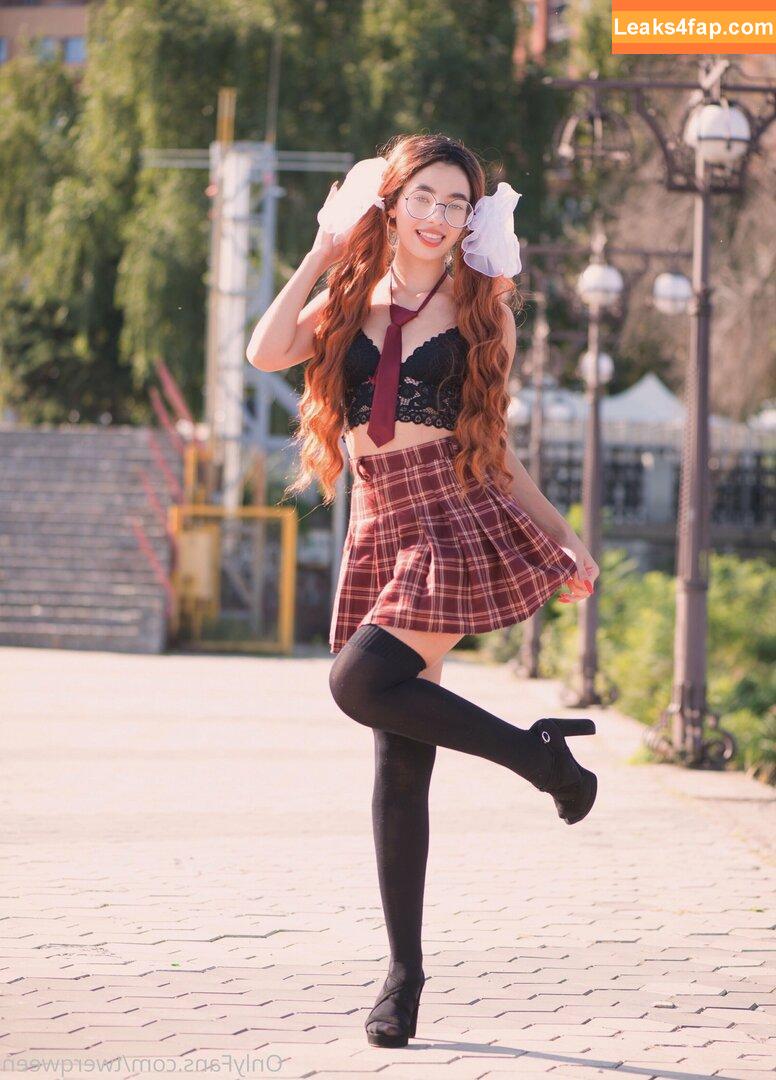 yana_twerk / yanacurly.twerk leaked photo photo #0008