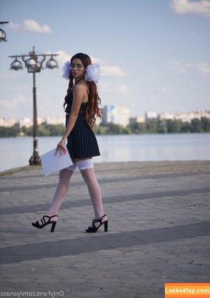 yana_twerk photo #0045