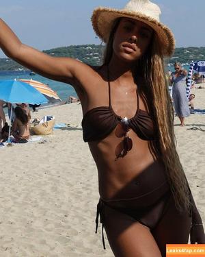 Yara Charry photo #0153